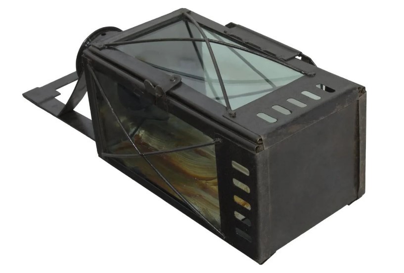 Оригинальный свечной фонарь (СССР), до 1950 года, замок-крючок Оригинальный свечной фонарь (СССР), до 1950 года, замок-крючок